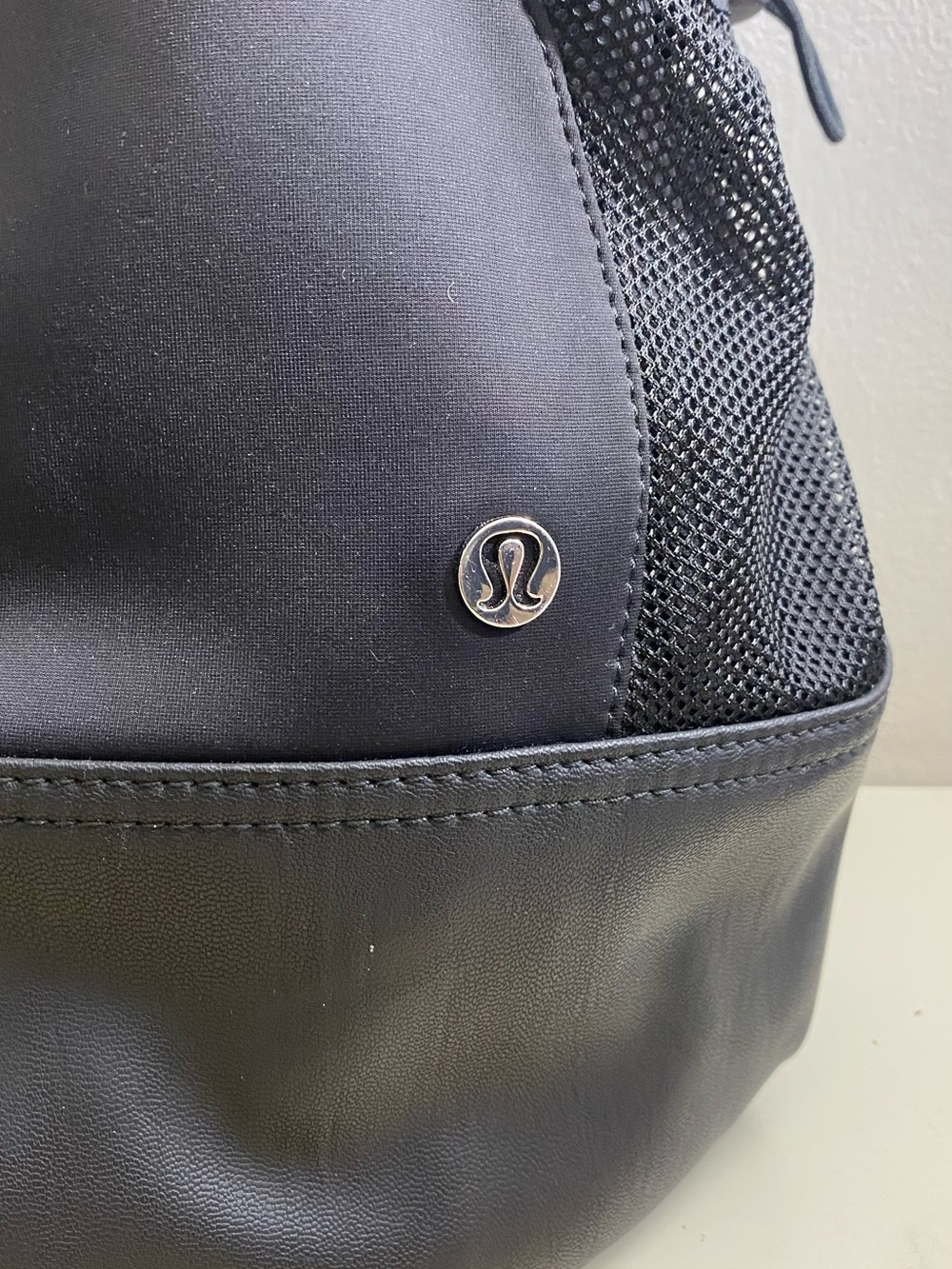 Lululemon Rally Tennis Large Black Drawstring Bucket Backpack - Picture 6 of 10